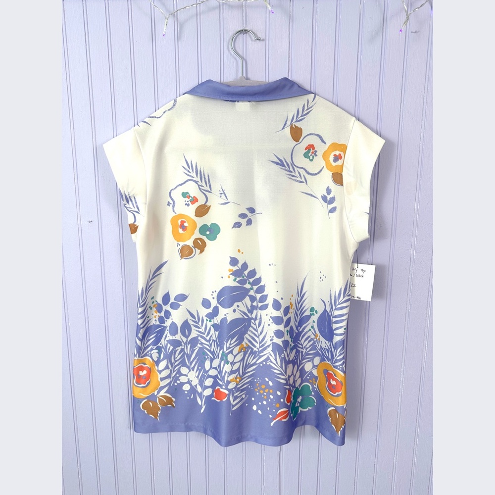 *SOLD* Vintage 1970's Polyester Floral Top Purple Floral V-Neck - Picture 5 of 6
